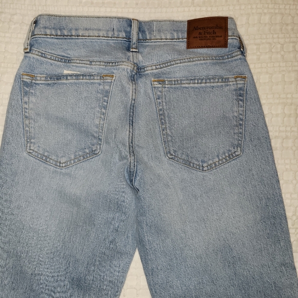 Sold - Picture 3 of 4